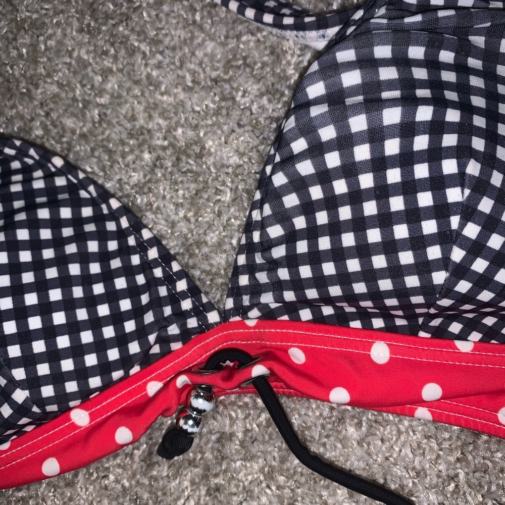 Venus Red & Black Plaid Bikini Top size B (M) - Picture 5 of 7